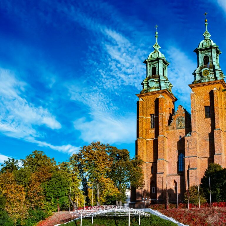 dlaczego-warto-zapisac-sie-na-kurs-jezykowy-w-szkole-jezykowej-w-gnieznie