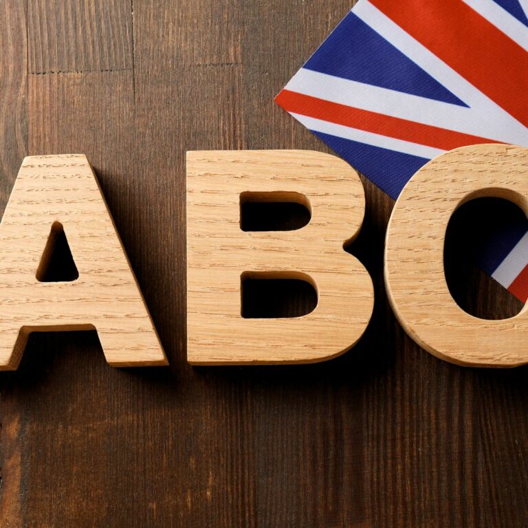 jak-leader-school-srem-zmienia-podejscie-do-nauki-jezykow-obcych (1)